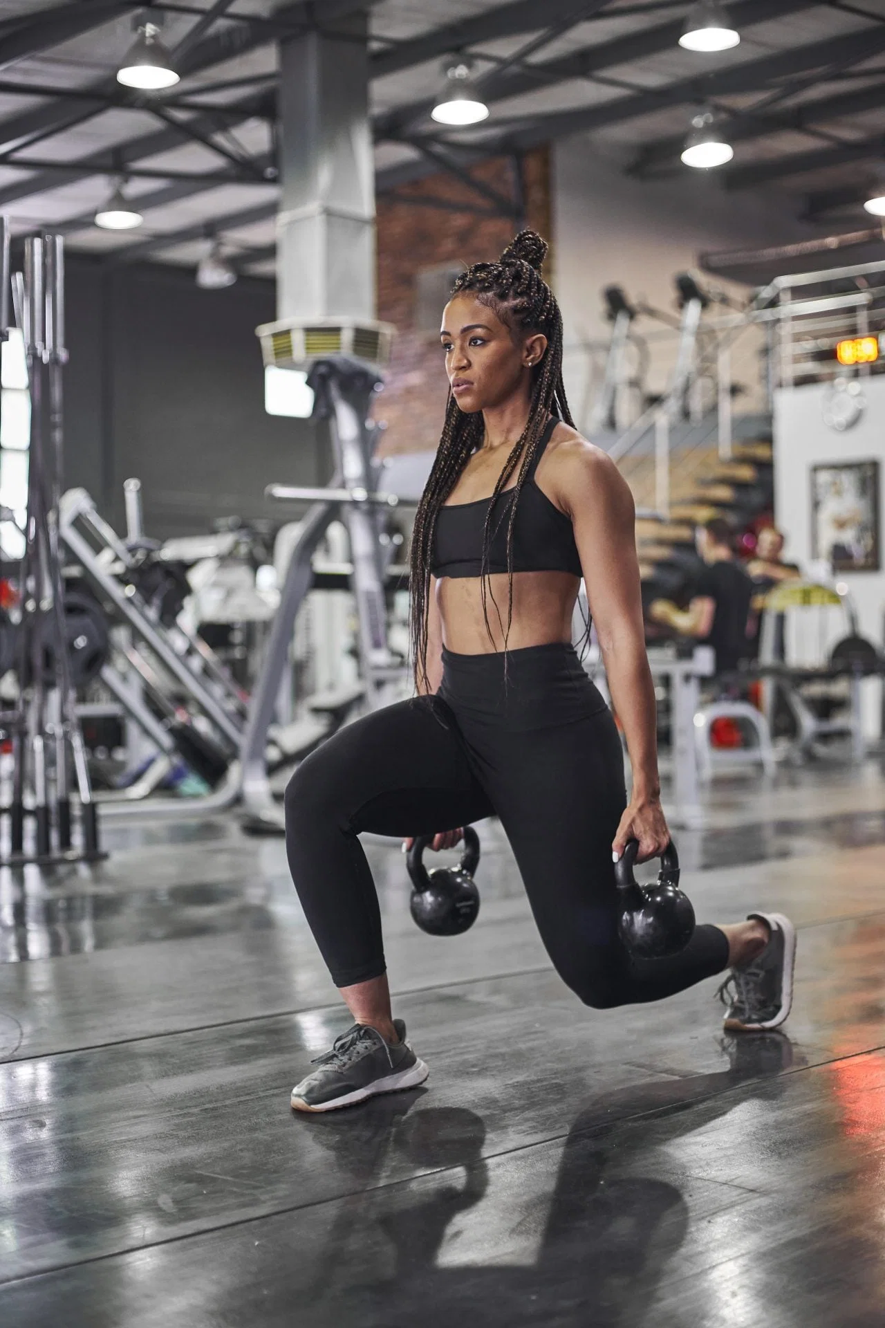 Spine alignment focus during loaded movement